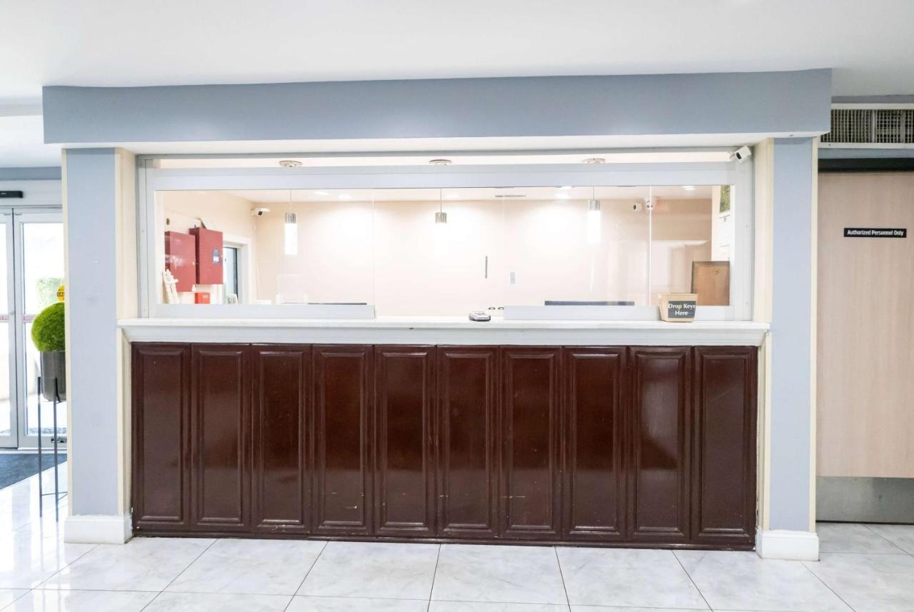 Days Inn By Wyndham College Park Atlanta Airport South Εξωτερικό φωτογραφία