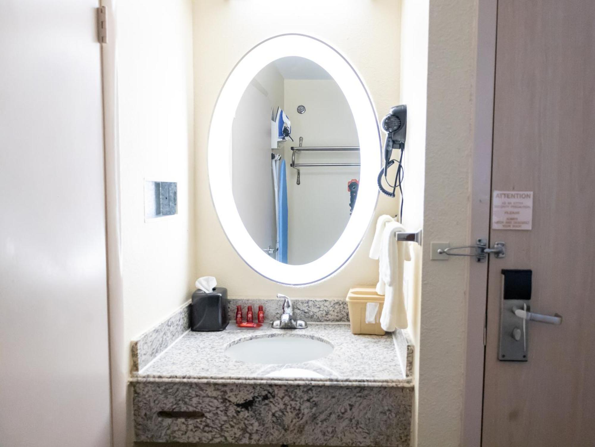 Days Inn By Wyndham College Park Atlanta Airport South Εξωτερικό φωτογραφία